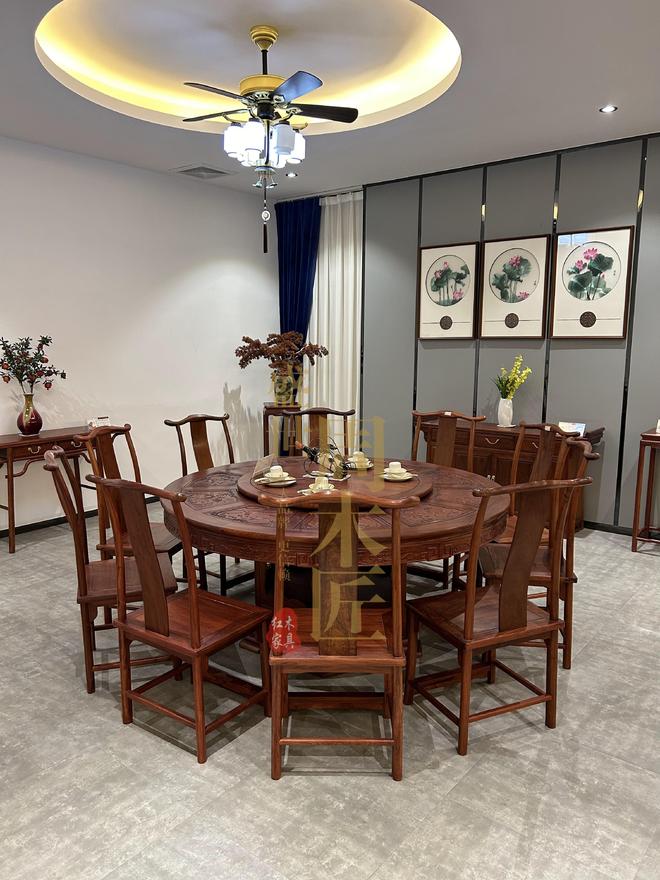 木匠:红木餐桌口碑之选CQ9电子平台盛世周(图2) 木匠:红木餐桌口碑之选CQ9电子平台盛世周(图2)