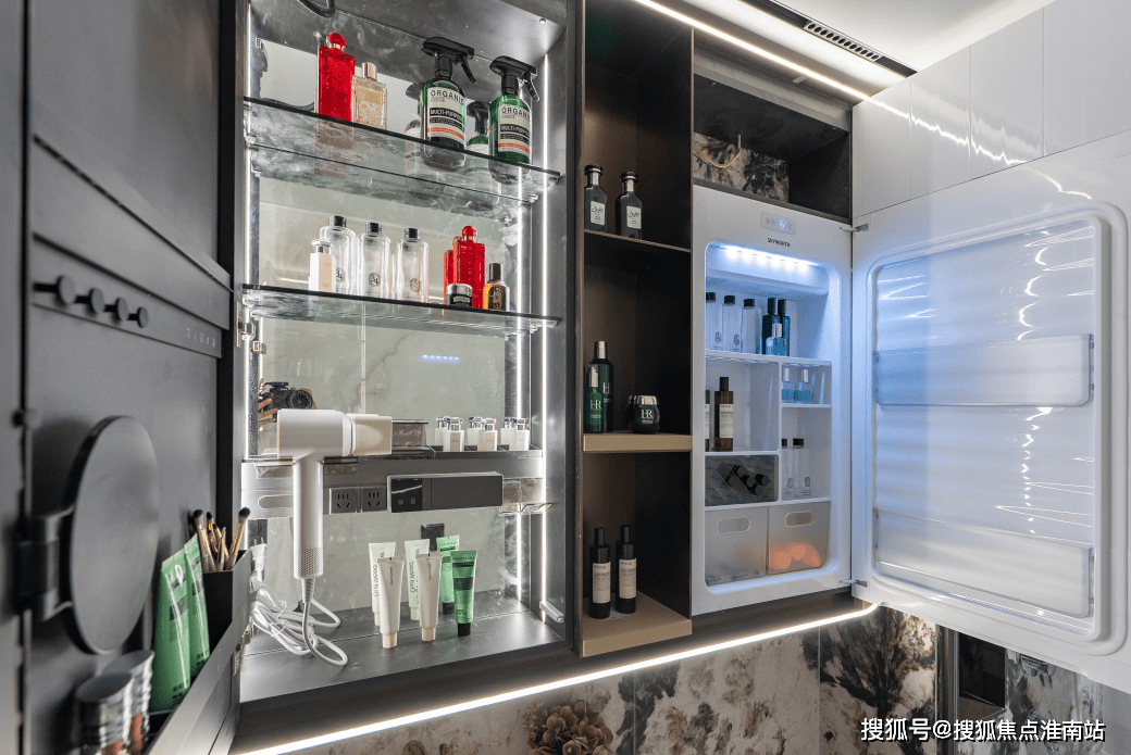 启Park77售楼中心电话→楼盘百科→首页网站→首页→24小时热线CQ9电子中国网站保利外滩启Park77售楼处电话→上海保利外滩(图7)